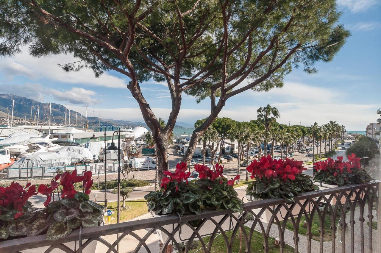 New Luxus Apartment In Gaeta With Sea View On Harbour Esterno foto